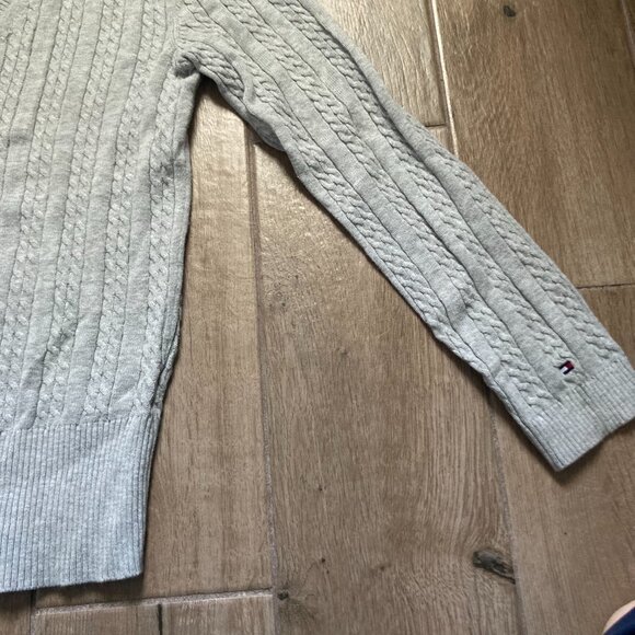 Tommy Hilfiger Classic Cable Knit V-Neck Sweater - Picture 3 of 4
